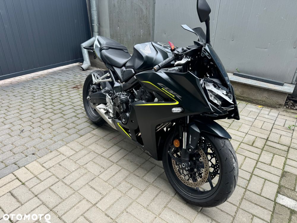 Honda CBR - 1
