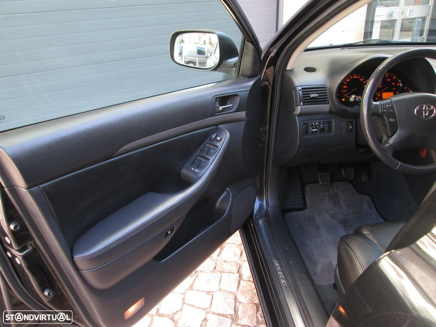 Toyota Avensis SW 2.0 D-4D Sol+GPS - 24