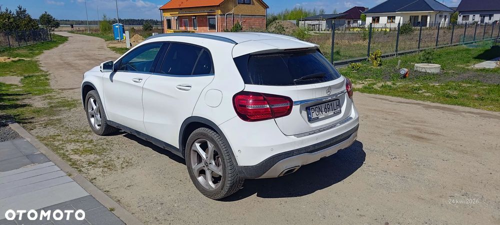 Mercedes-Benz GLA 200 7G-DCT - 3