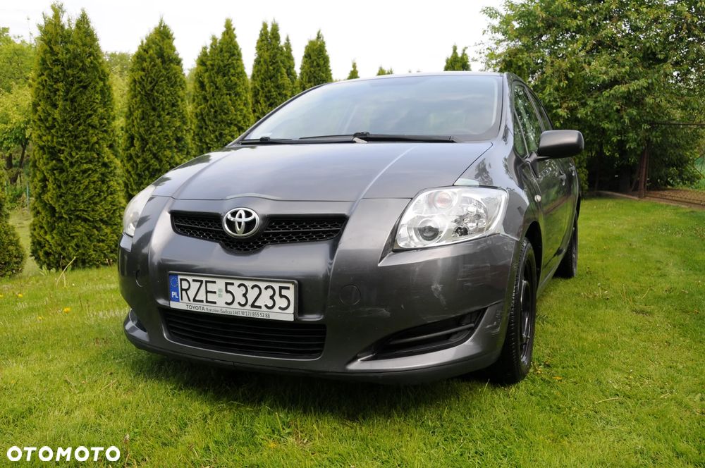 Toyota Auris 1.4 D-4D Terra - 1