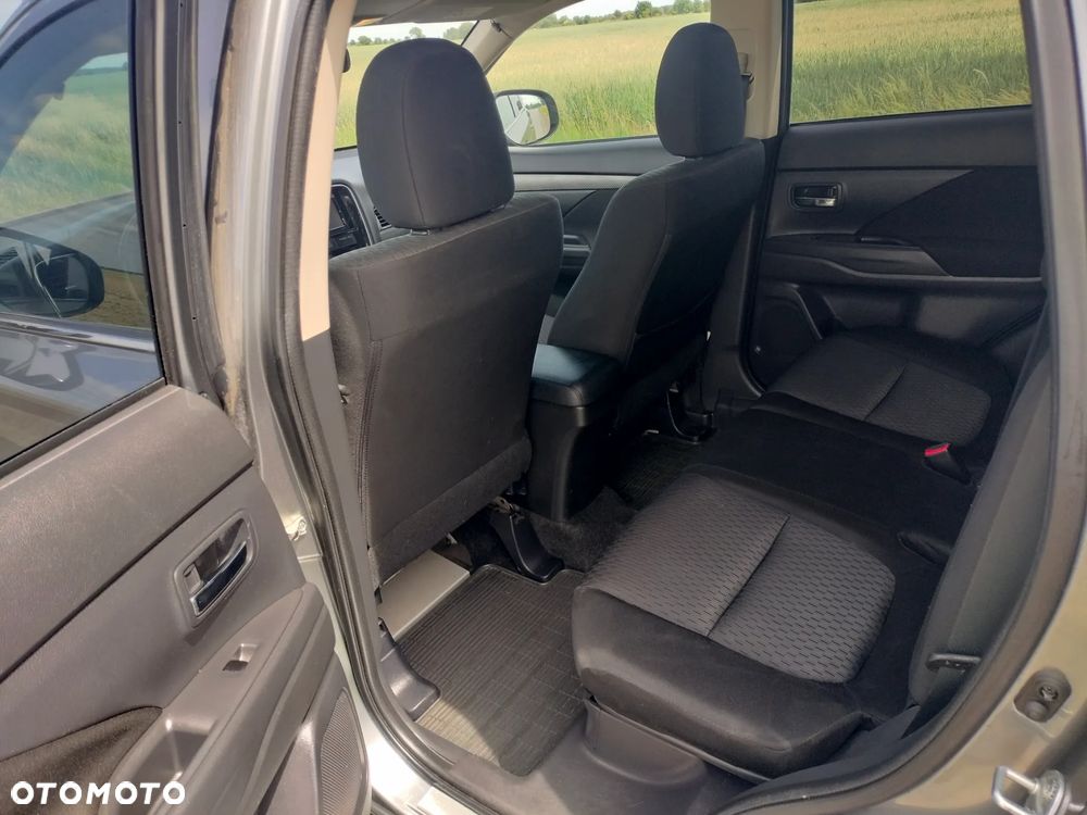 Mitsubishi Outlander 2.2 DI-D 4WD Instyle - 6