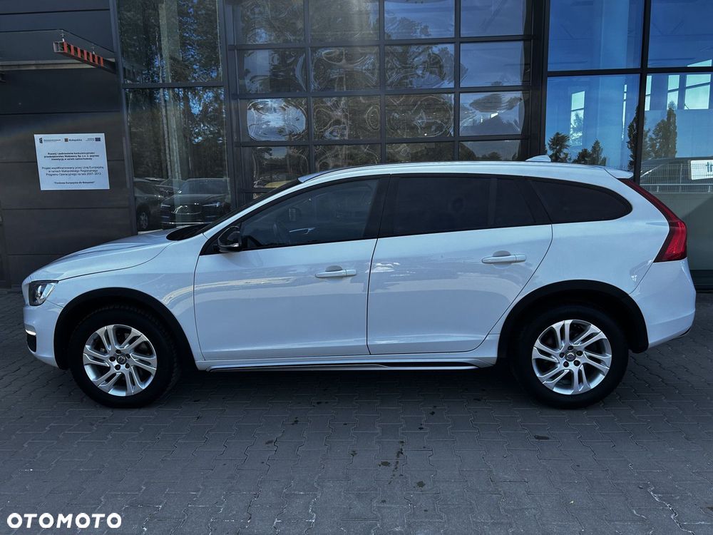 Volvo V60 Cross Country - 5