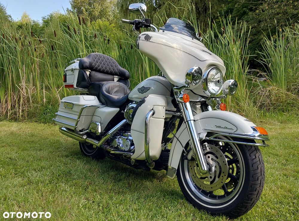 Harley-Davidson FLHTCU Ultra - 2