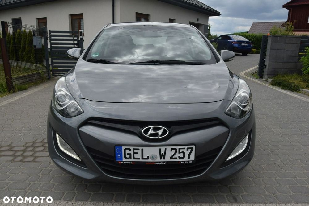 Hyundai i30 1.6 CRDi Fifa World Cup Edition - 9