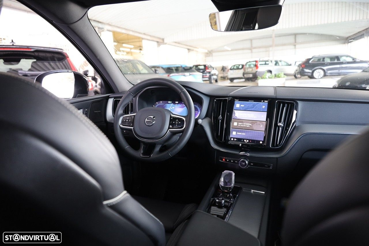 Volvo XC 60 2.0 T6 PHEV Black Edition AWD - 14