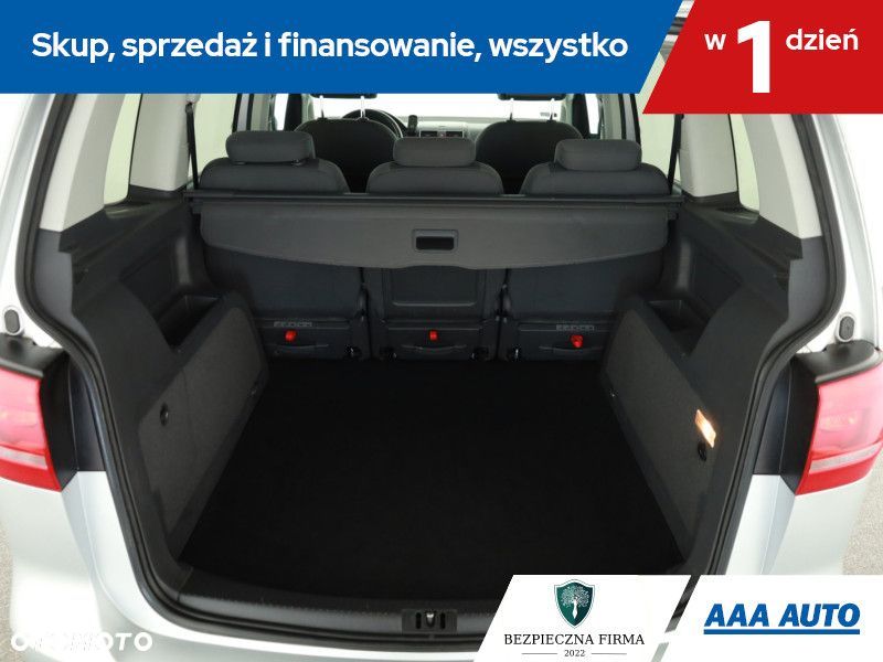 Volkswagen Touran - 18