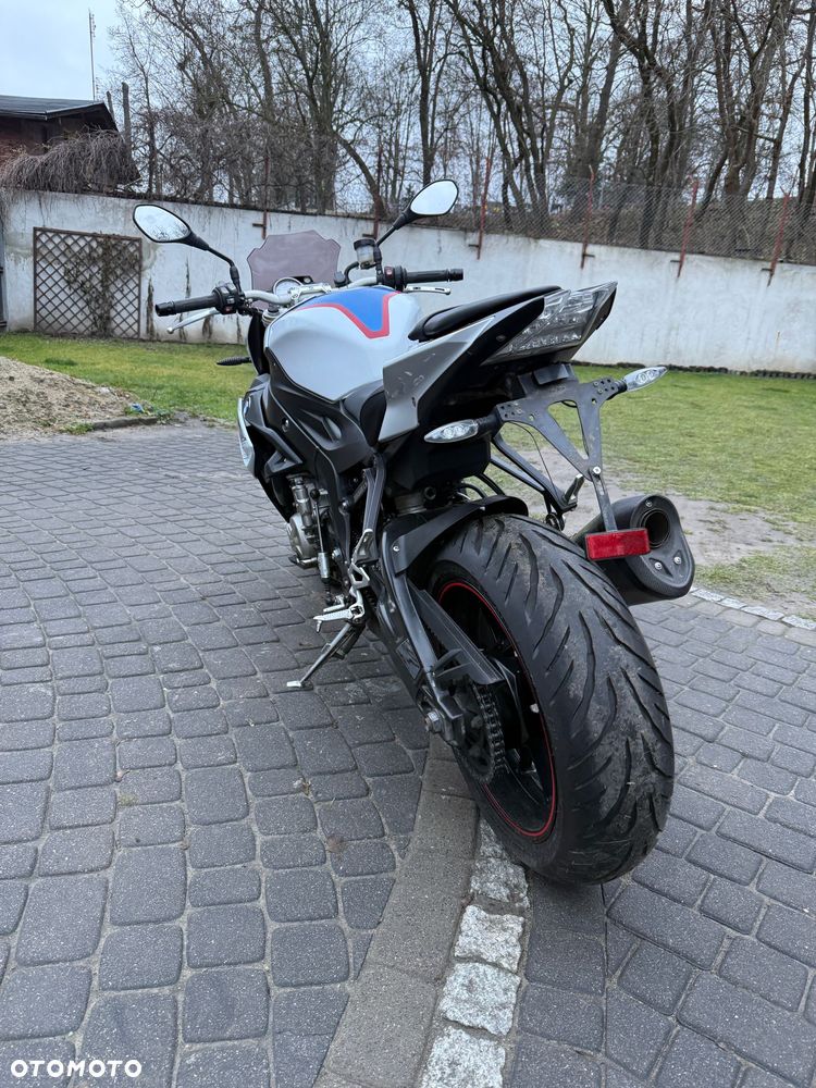 BMW S - 16