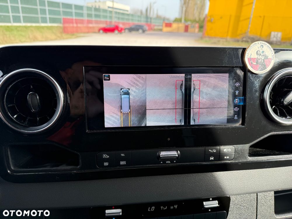 Mercedes-Benz Sprinter - 23