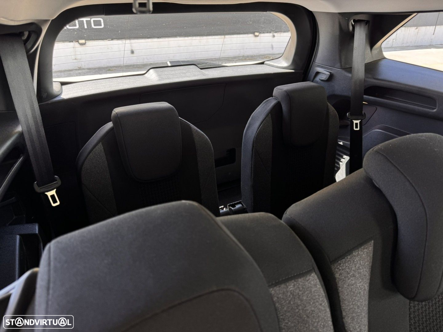 Peugeot 5008 1.5 BlueHDi Allure EAT8 - 27