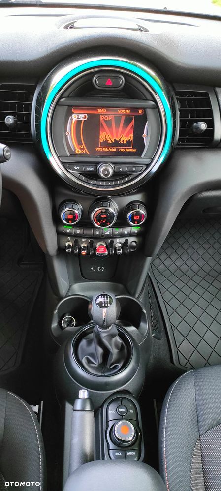 MINI ONE Cabrio - 11