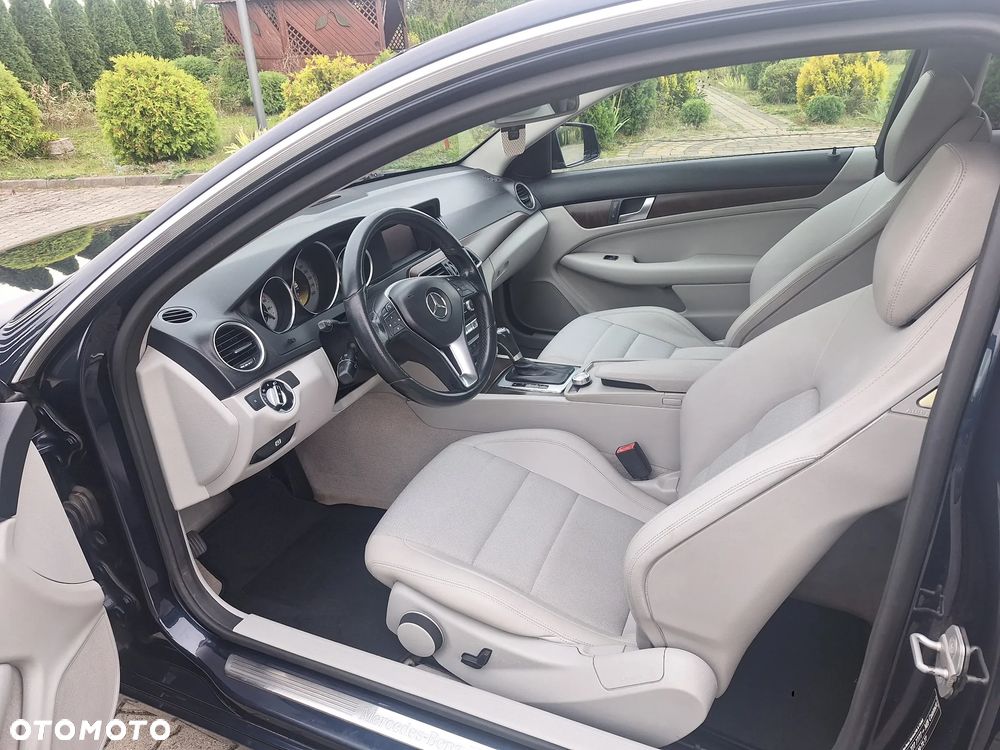 Mercedes-Benz Klasa C 180 Coupe BlueEFFICIENCY 7G-TRONIC - 11