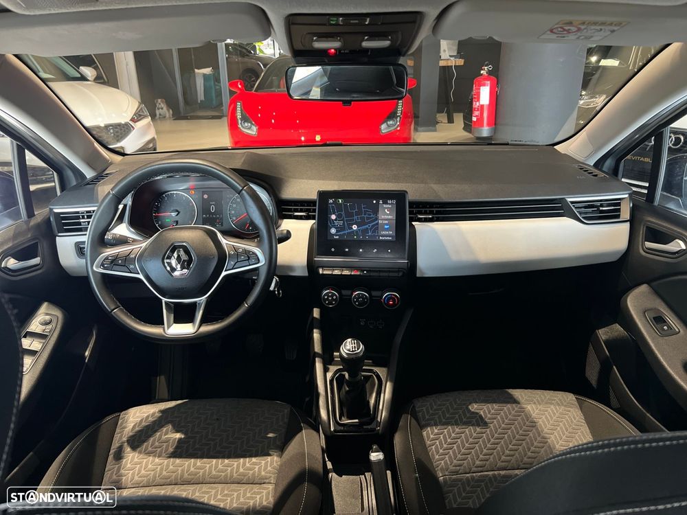 Renault Clio - 28