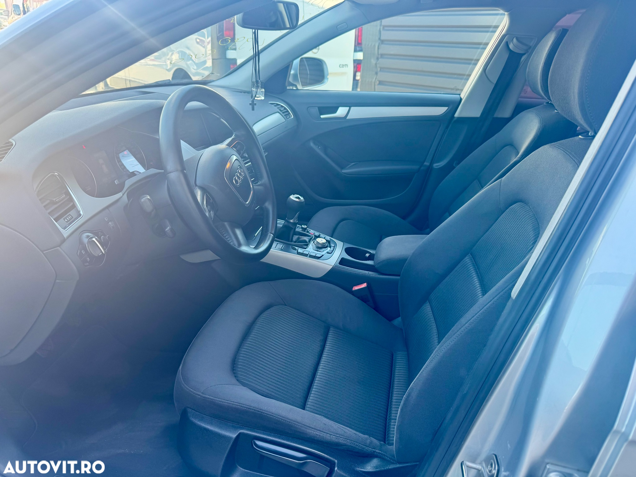 Audi A4 Avant 2.0 TDI 116g DPF Attraction - 6