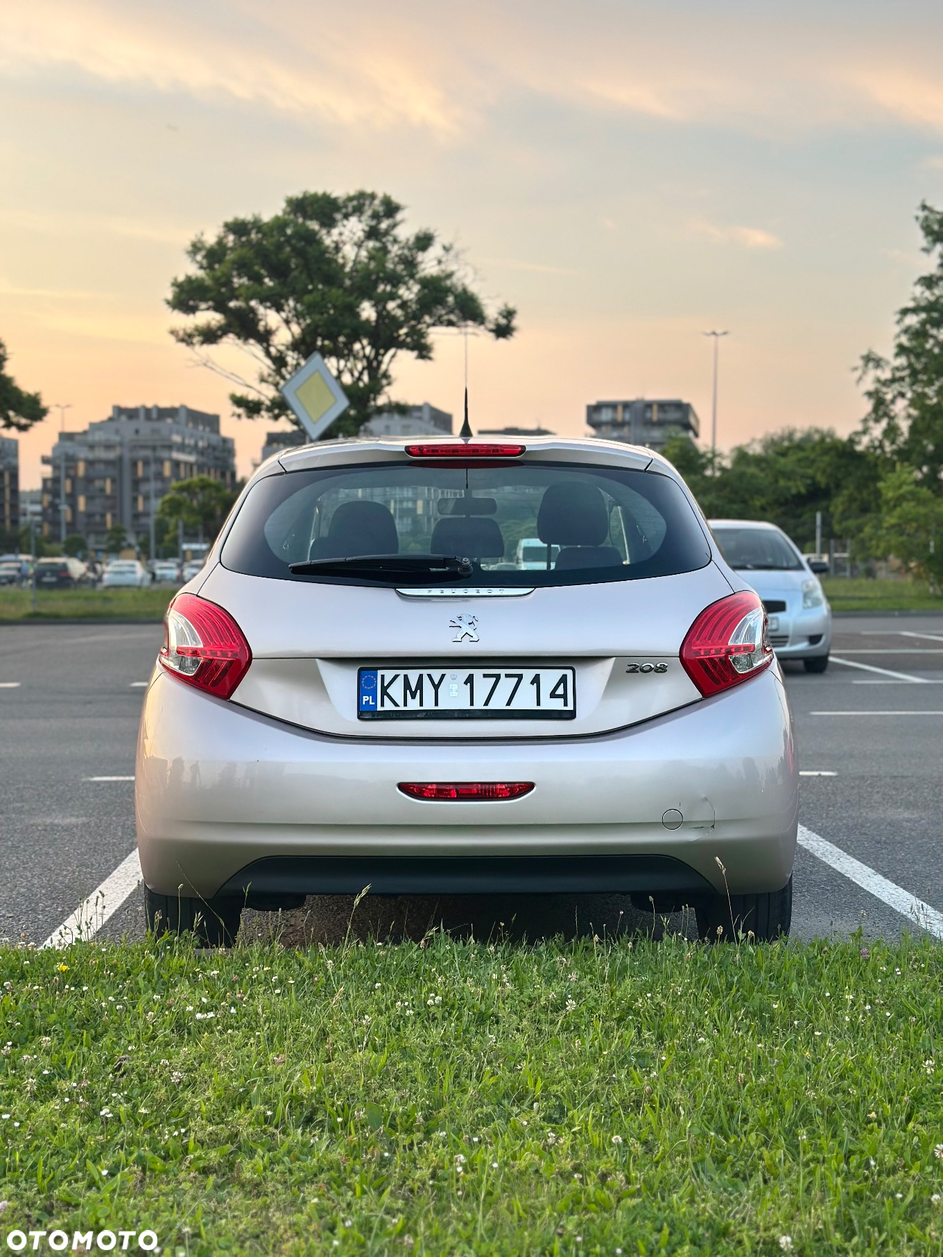 Peugeot 208 1.2 PureTech Active - 12