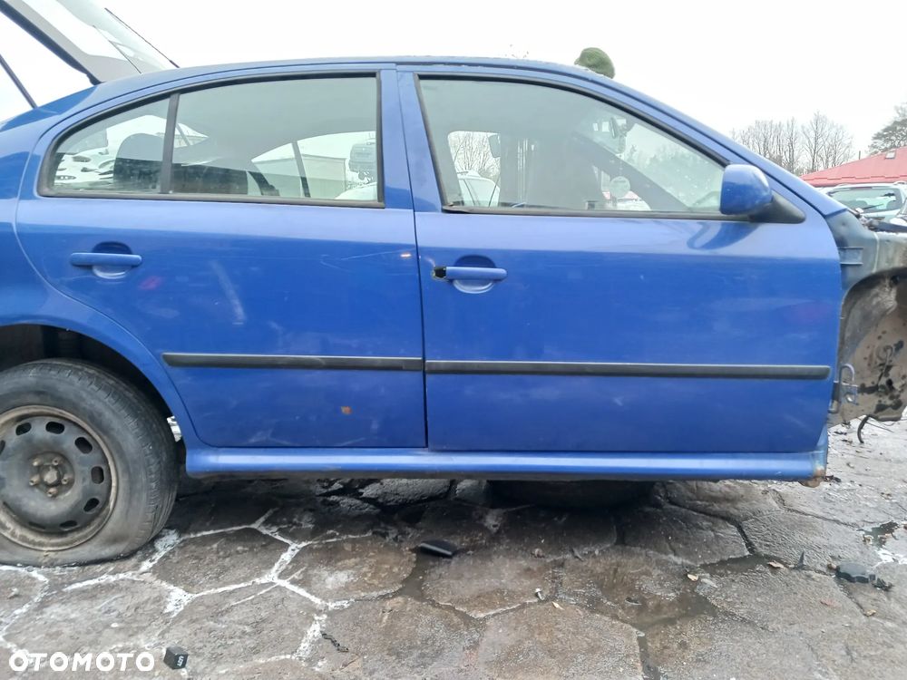 Skoda Octavia I 1 HB sedan kolor niebieski niebieskie 4590 LF5K ( LF5W ) kierowcy pasażera lewe prawe przód tył przednie tylne tylnie - 4