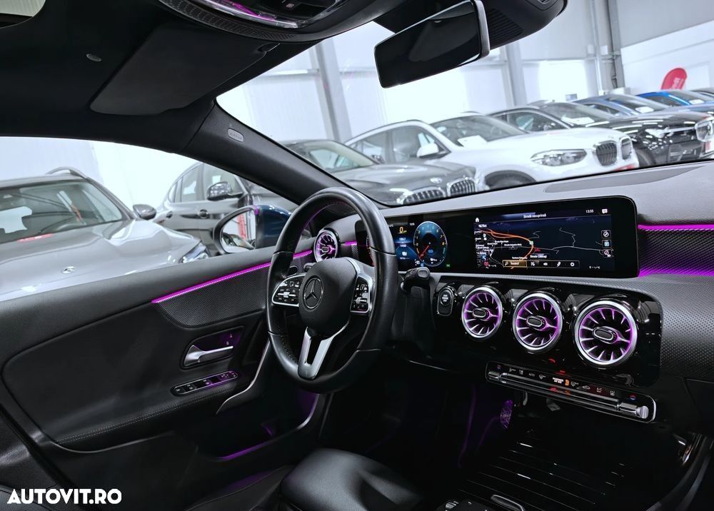 Mercedes-Benz A 250 e Sedan 8G-DCT - 11