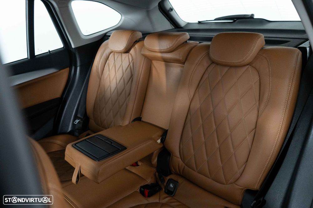 BMW X1 25 e xDrive Corporate Edition - 11