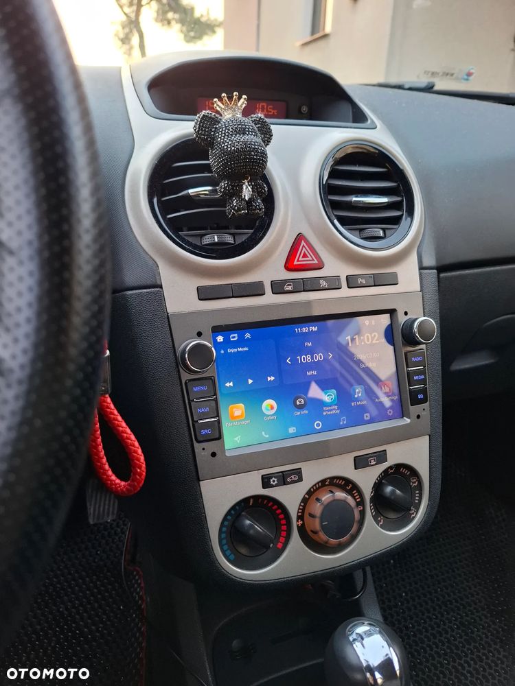 Opel Corsa 1.4 16V Cosmo - 2