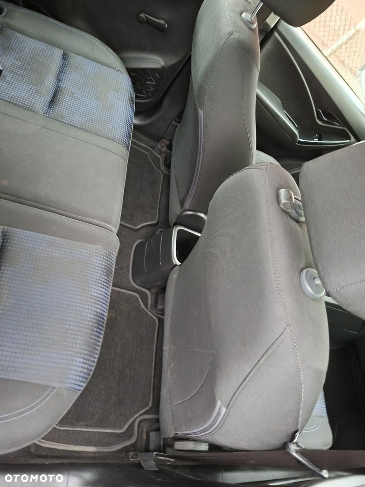 Hyundai ix20 1.4 Classic + - 16