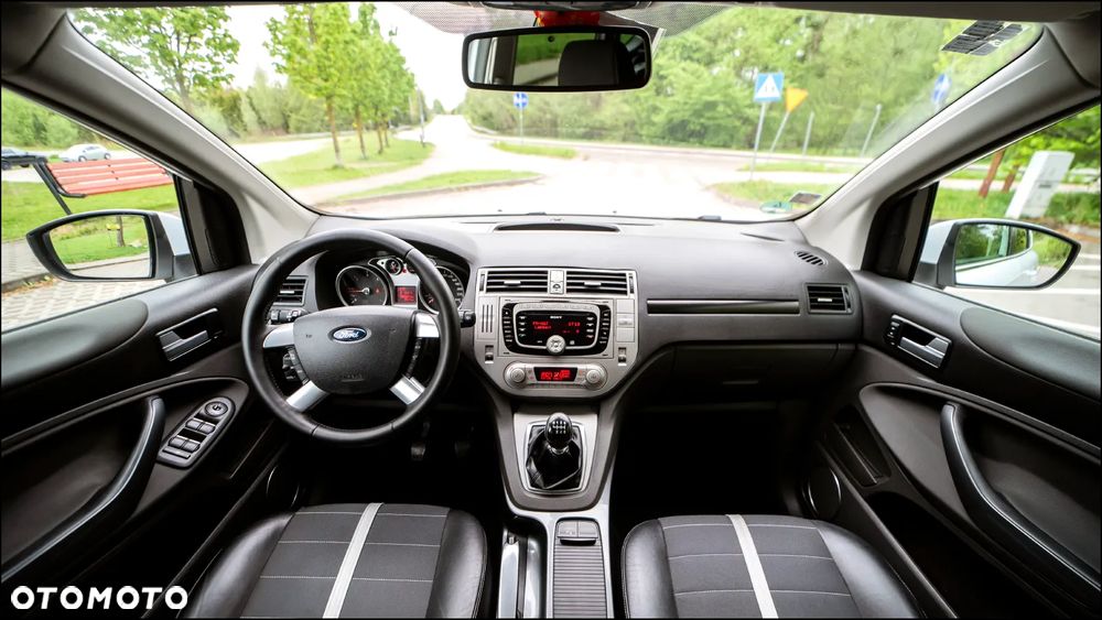Ford Kuga - 17