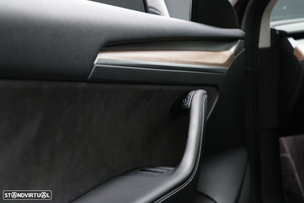 Tesla Model 3 Long Range AWD Dual Motor Performance - 12