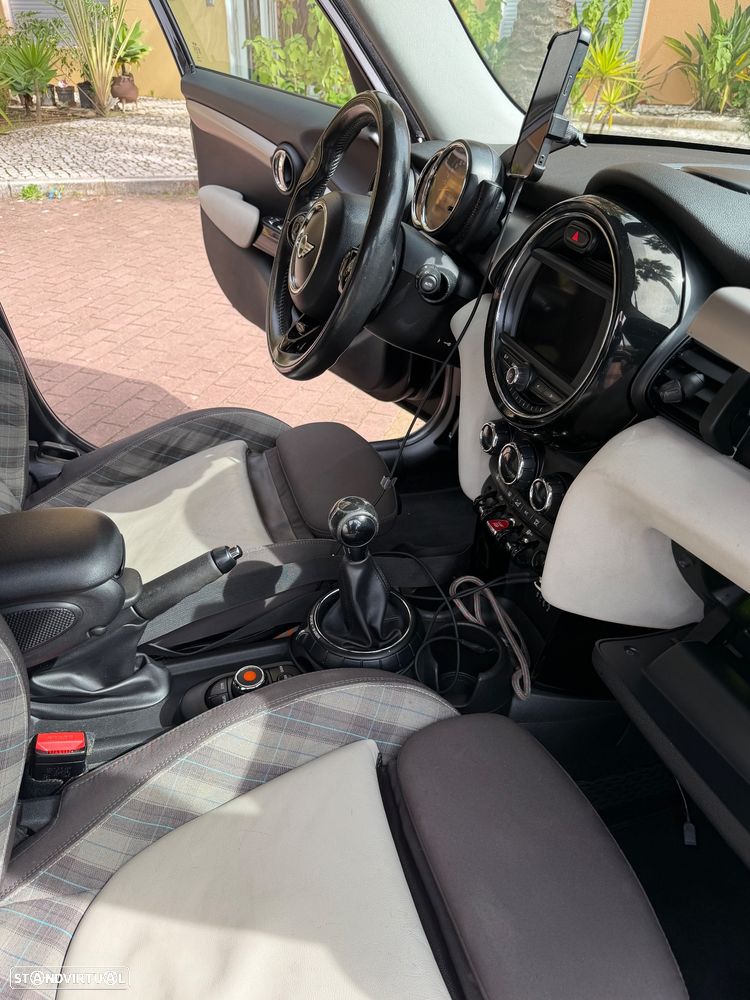 MINI 5 Portas Cooper D - 32