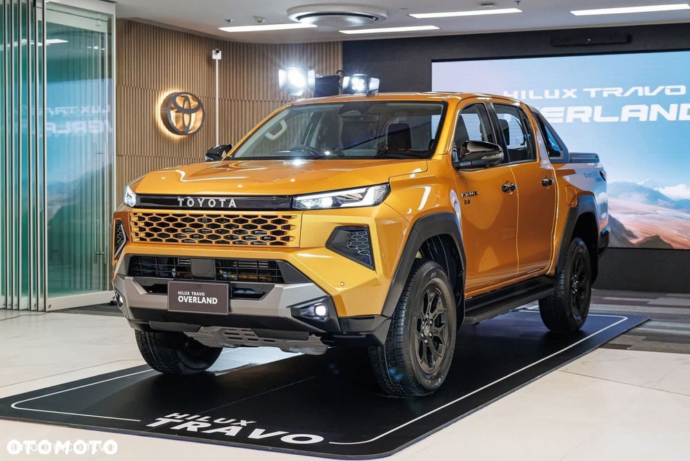 Toyota Hilux 2.8 D-4D mHEV Double Cab Invincible 4x4 - 1