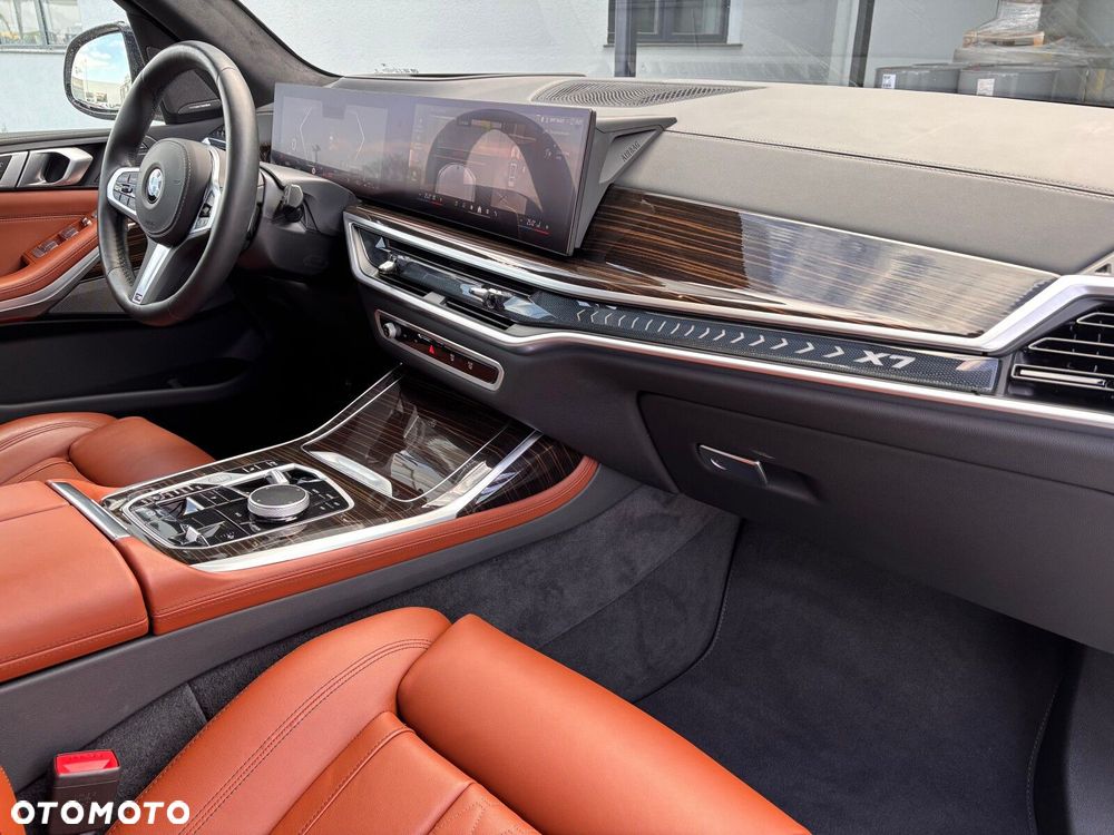 BMW X7 - 16