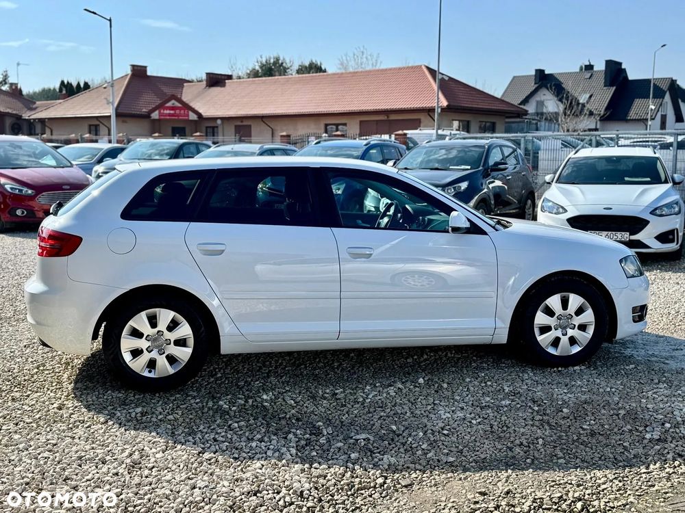 Audi A3 Sportback 1.6 TDI DPF Attraction - 5