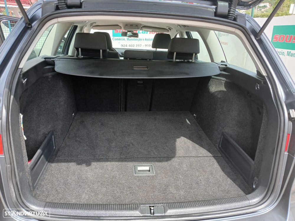 VW Passat 1.6 TDI BlueMotion Comfortline - 27