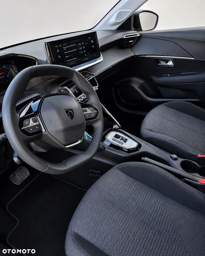 Peugeot 208 - 4
