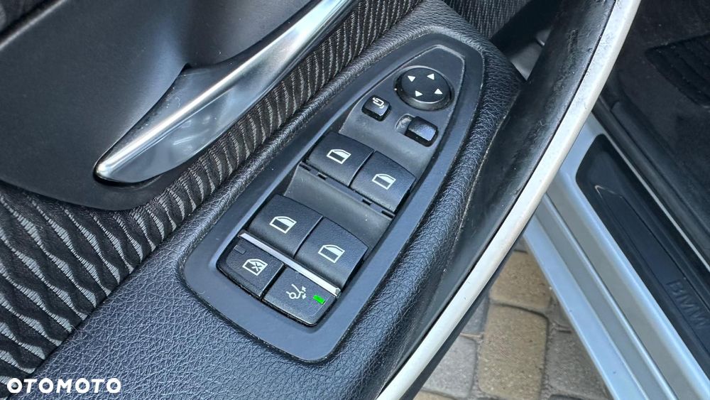 BMW Seria 3 320d Luxury Line - 22