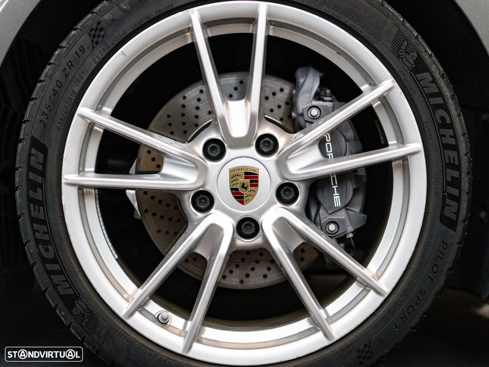 Porsche 911 (992) Carrera 4 PDK - 12