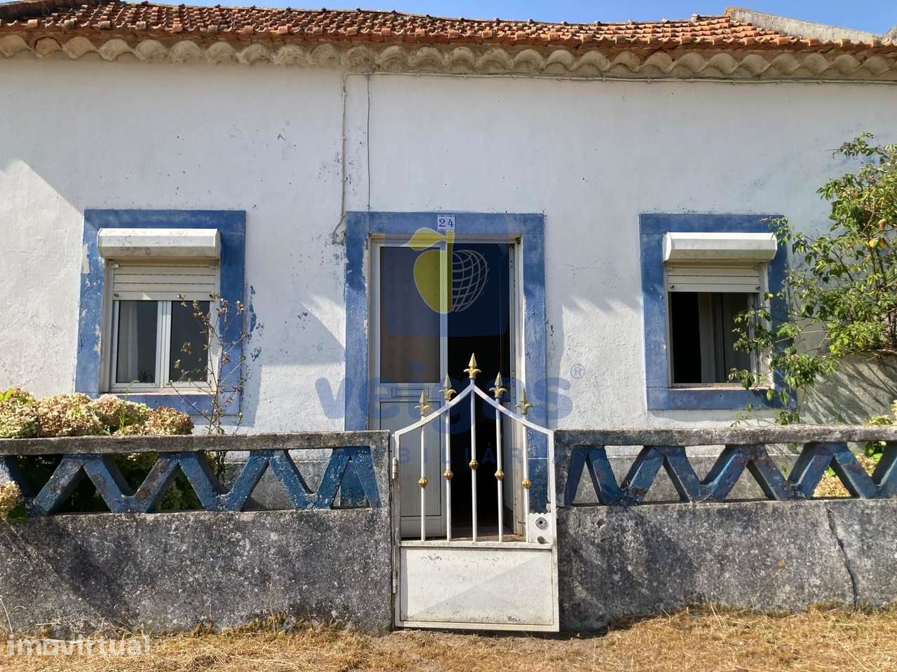 Casa Típica Portuguesa com Terreno de 6346m2 - Grande imagem: 2/31