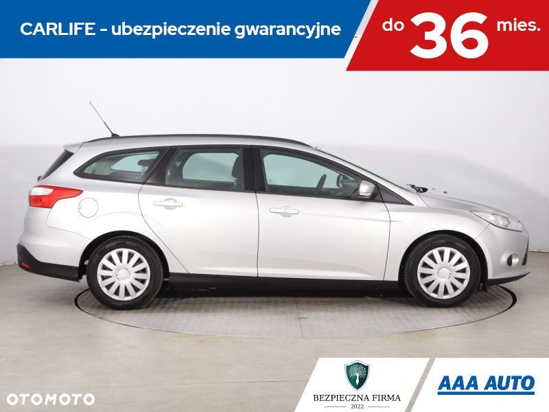 Ford Focus SW - 8