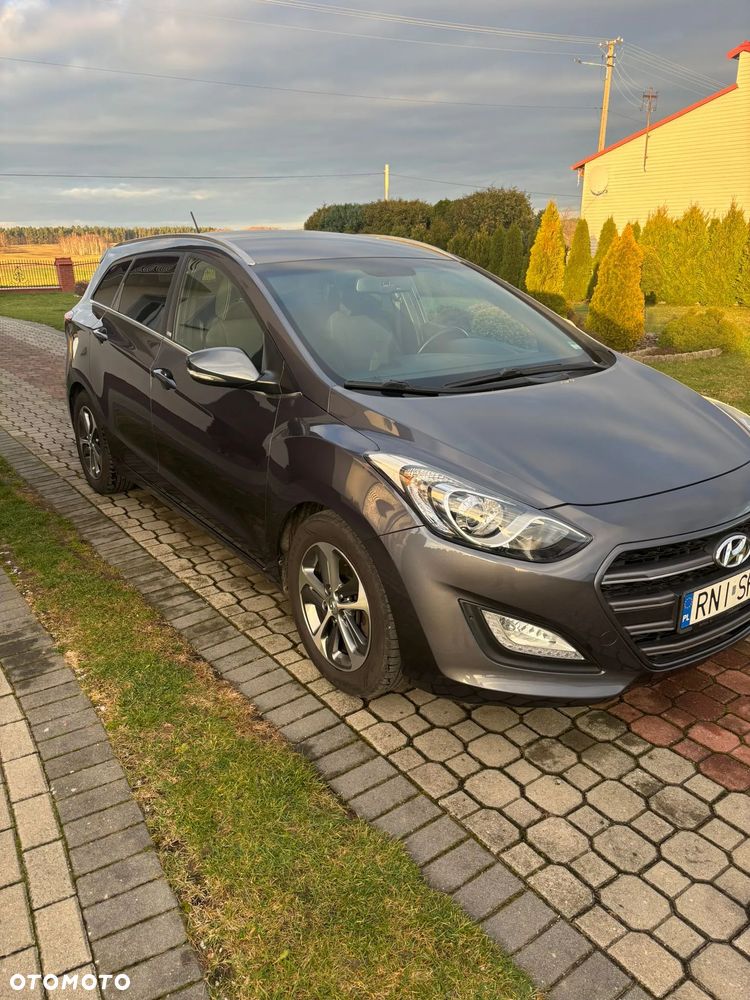 Hyundai i30 blue Kombi 1.6 GDi Passion - 1