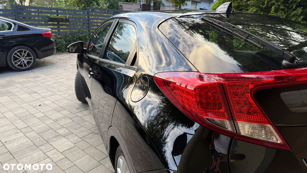 Honda Civic 1.8 i-VTEC Comfort Black Edition - 16