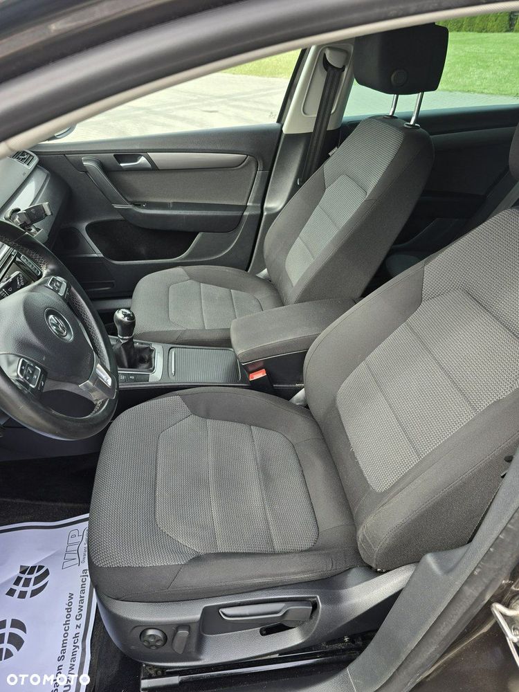 Volkswagen Passat - 20