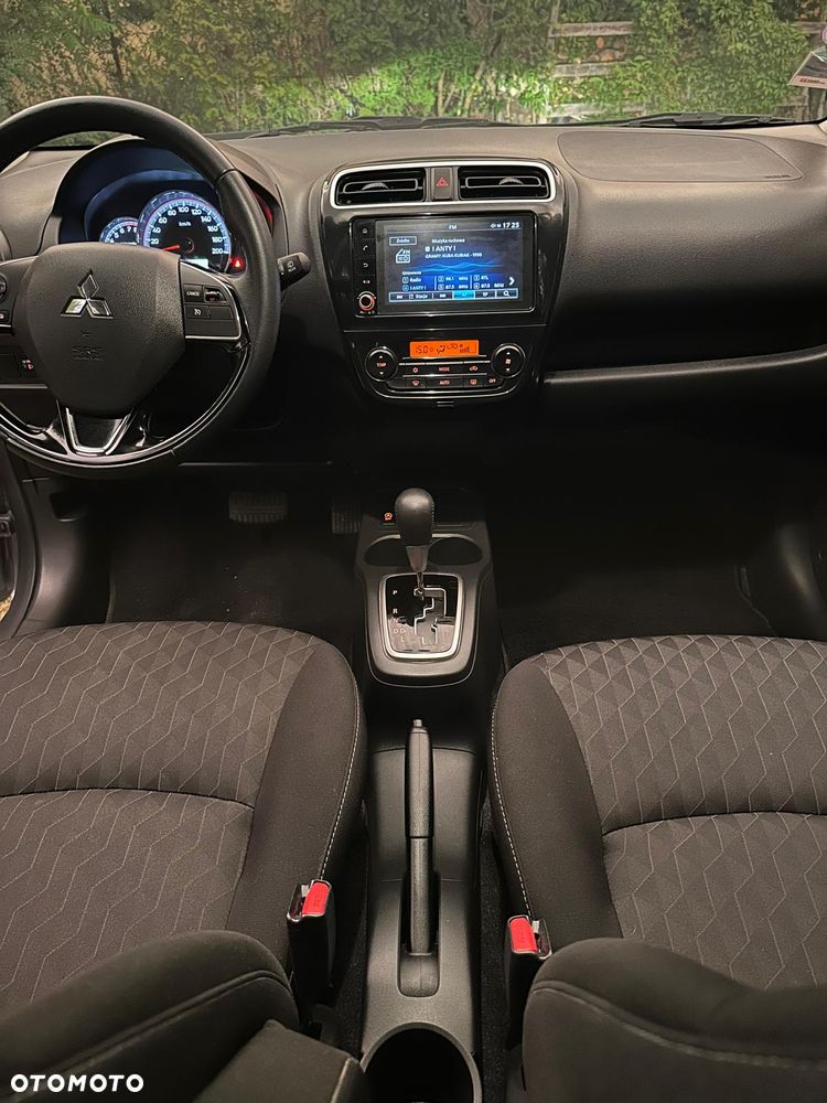 Mitsubishi Space Star 1.2 AS&G Instyle CVT - 11