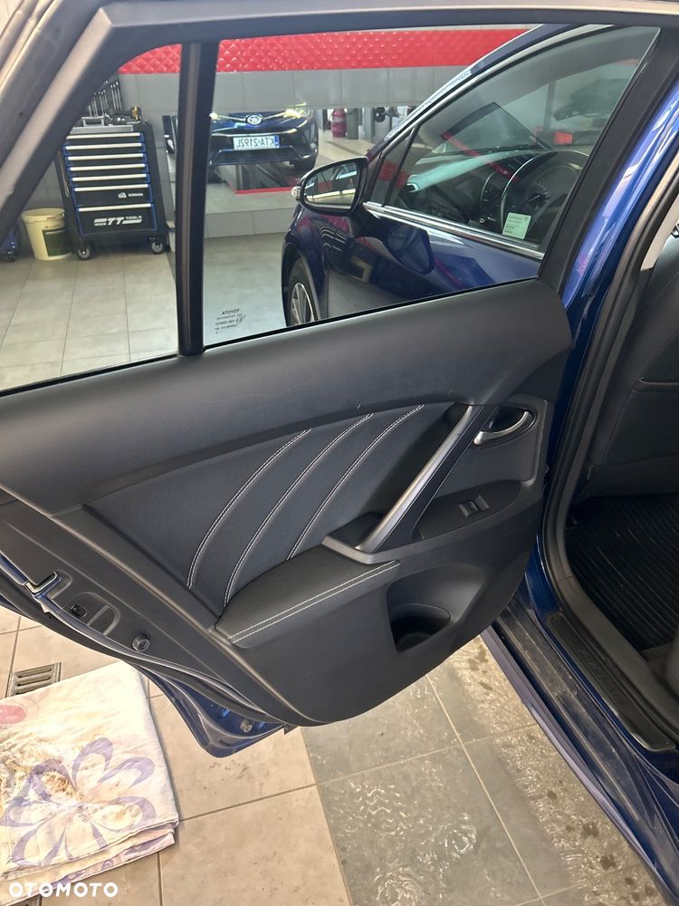 Toyota Avensis 2.0 D-4D Premium - 20