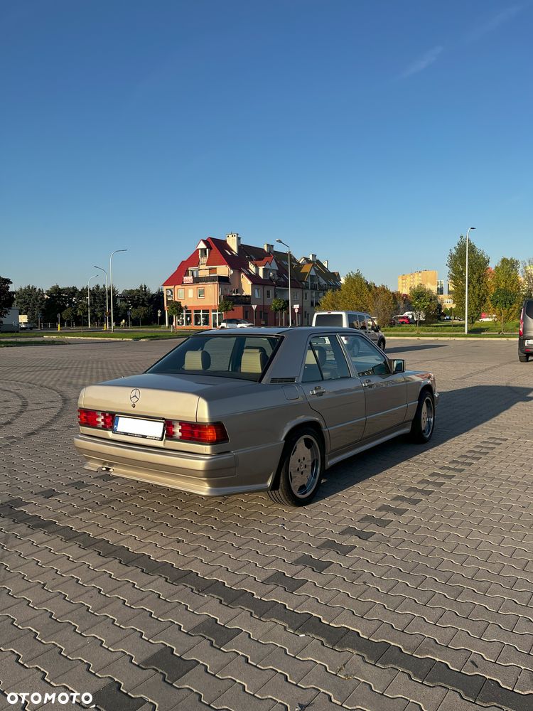 Mercedes-Benz W201 (190) - 9