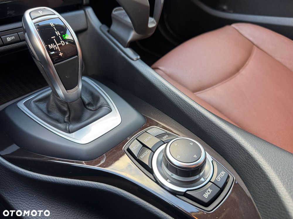 BMW X1 xDrive18d xLine - 8