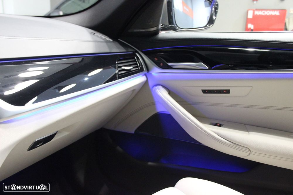 BMW 540 d xDrive Line Luxury Auto - 31