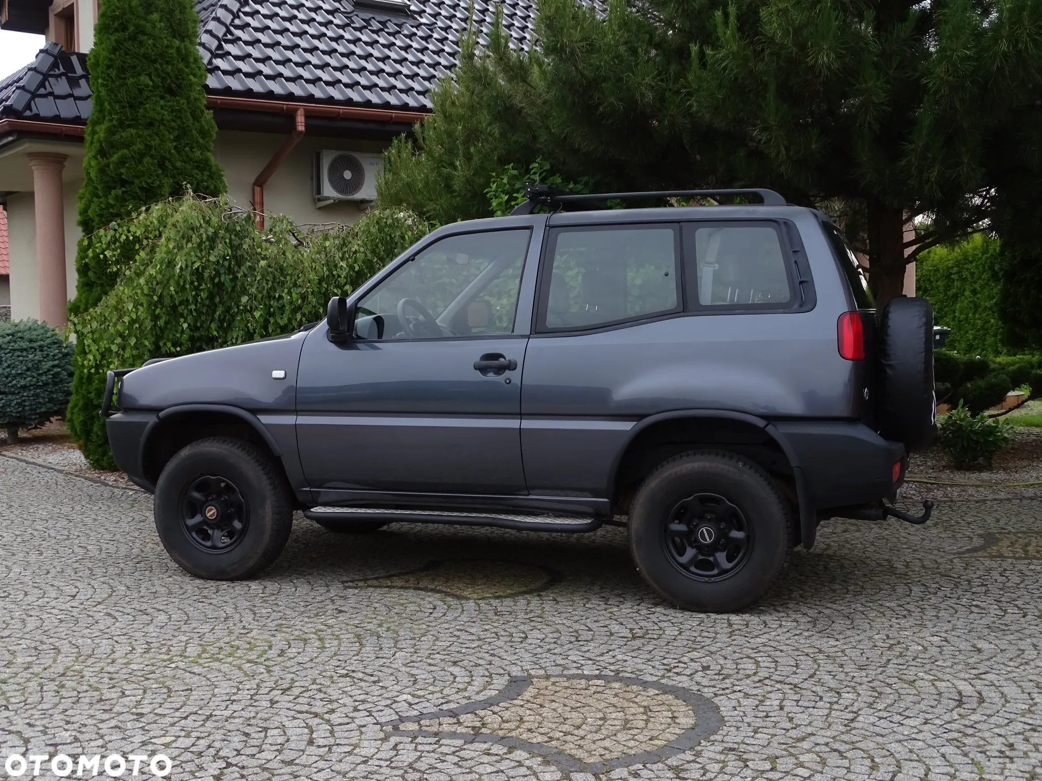 Nissan Terrano II 2.4 SGX - 13