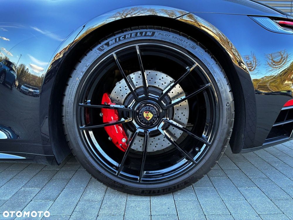 Porsche 911 Carrera GTS - 17