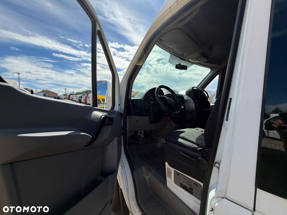 Mercedes-Benz Sprinter 519 - 13