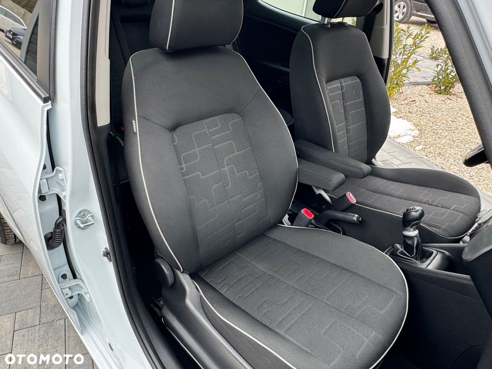 Kia Venga 1.4 CVVT UEFA EURO 2016 - 33