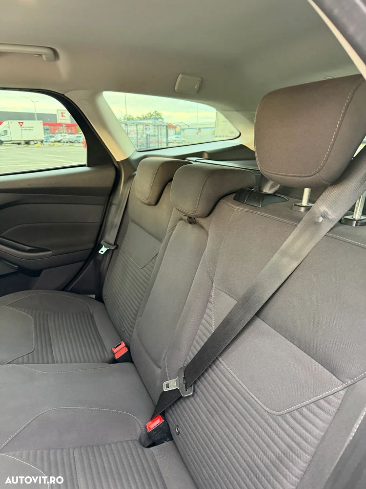 Ford Focus 1.5 TDCi Powershift Titanium - 11