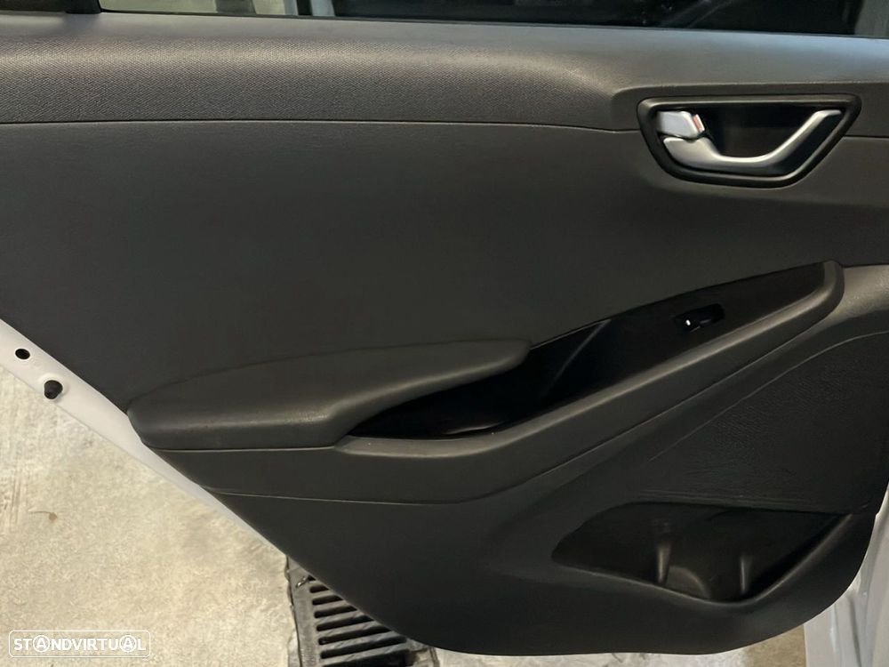 Hyundai Ioniq 1.6 GDI HEV - 23