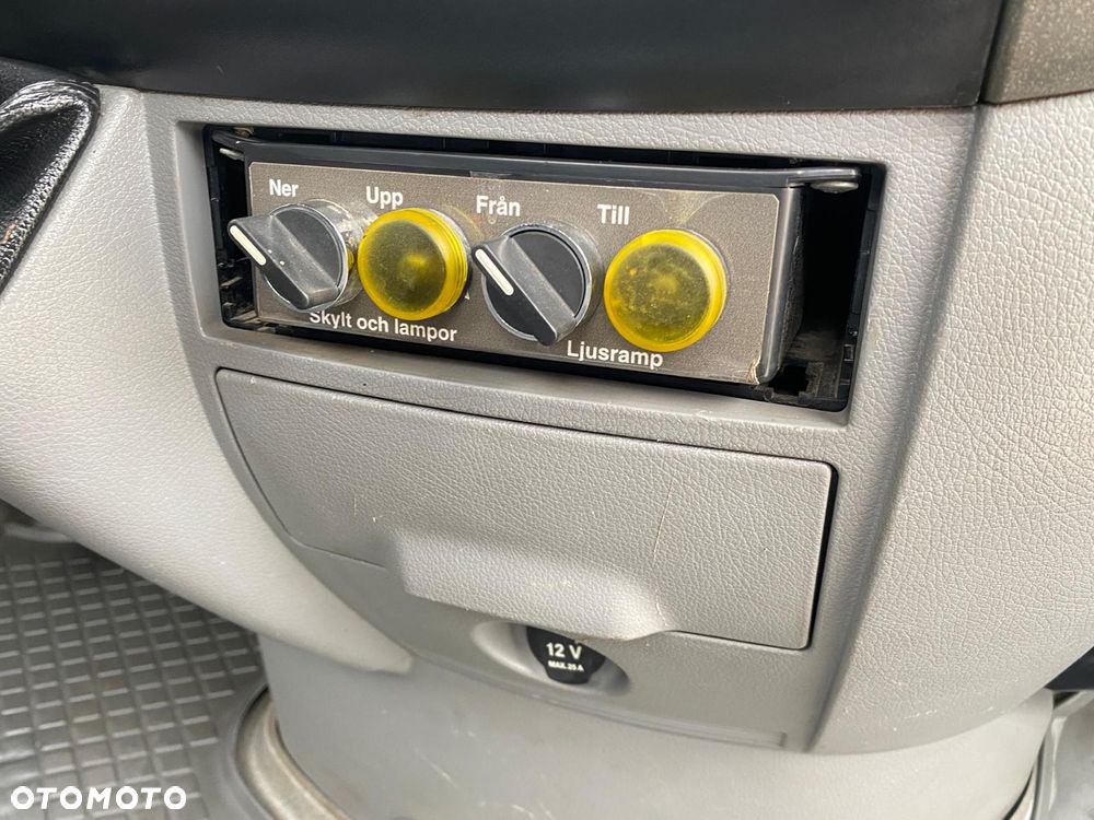 Mercedes-Benz SPRINTER - 24